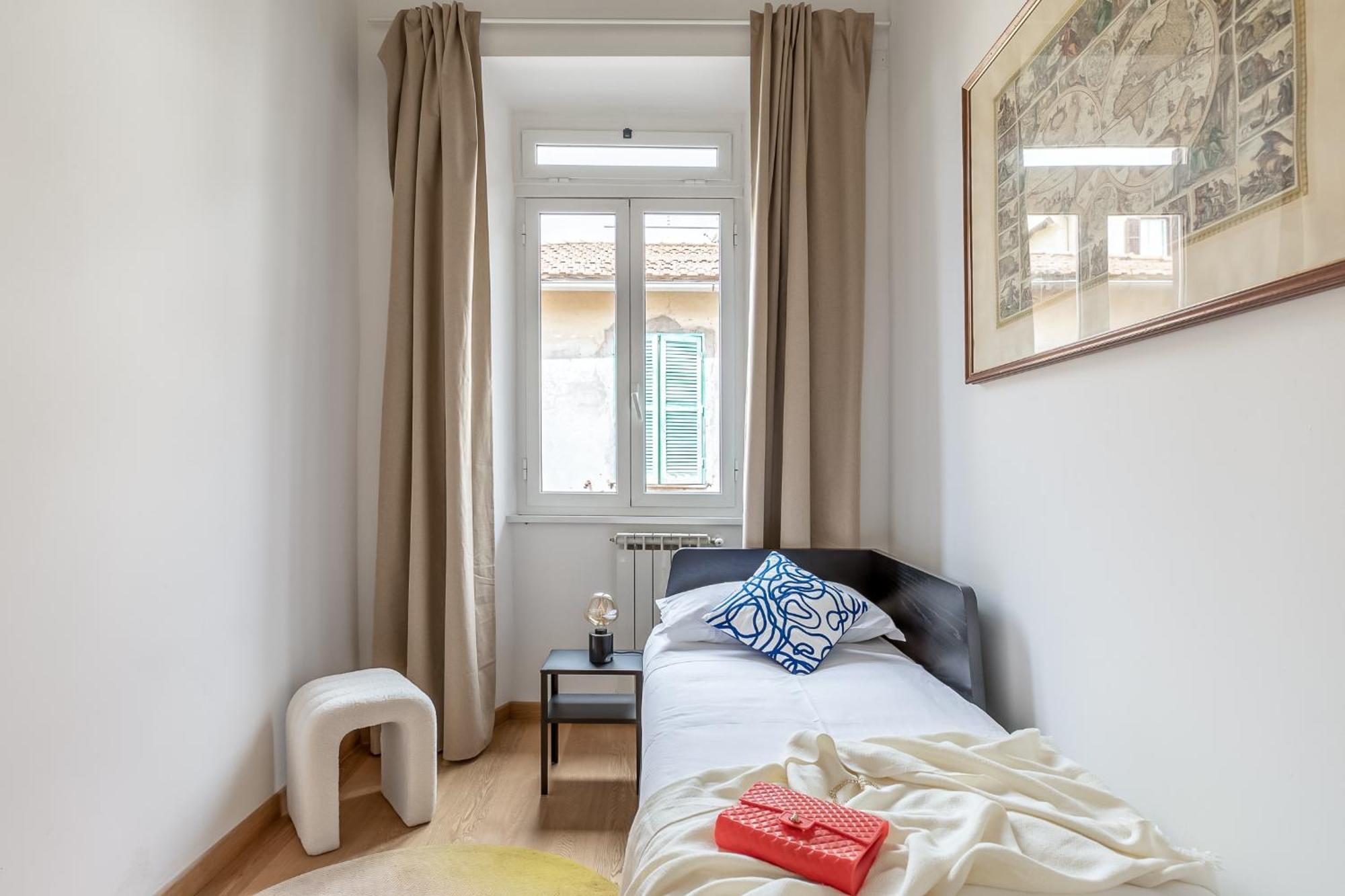 Hostly-light And Wood Midtown-near Trevi Apartment *